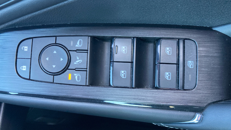 Nissan Qashqai 1.3 DiG-T MH N-Connecta 5dr Petrol Hatchback